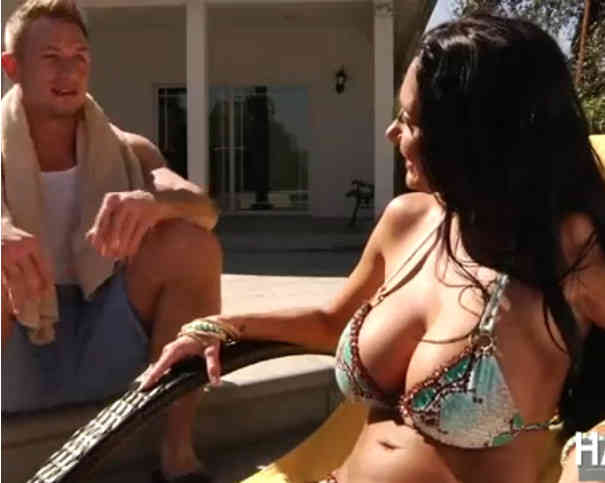 سكس مجانى نيك فى الثدى على البحر متحرك رهيب